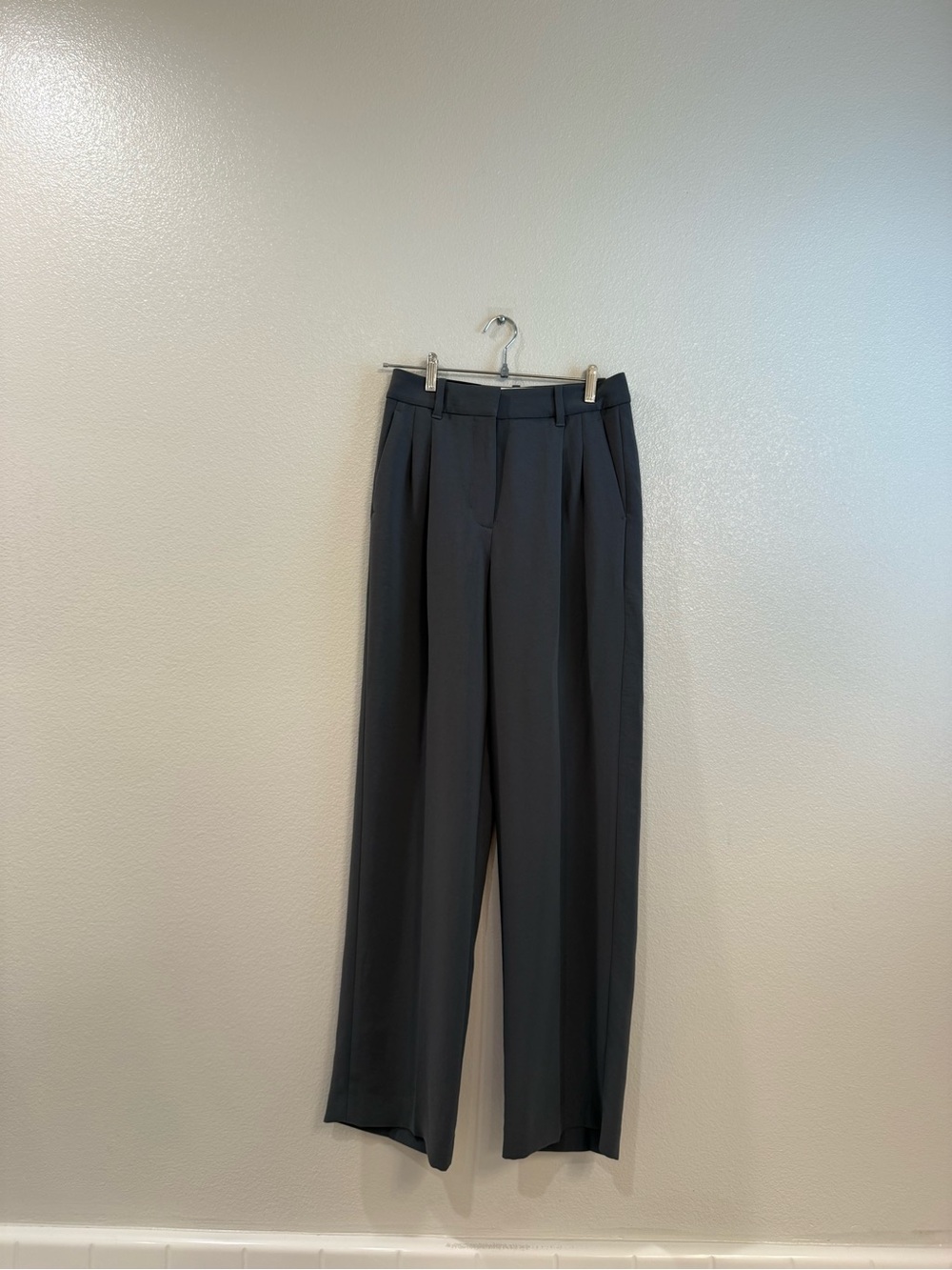 Grey Aritzia Effortless Pants Crepette - Picture 7 of 13